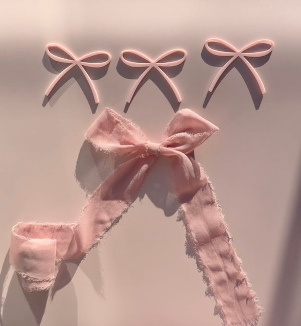 Dainty Bow Decal - littledreamersinteriors