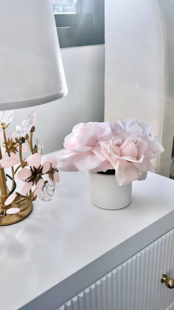 Dreamy luxe mini floral arrangement - littledreamersinteriors