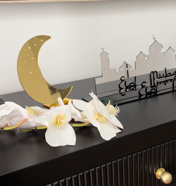 Crescent Stand - littledreamersinteriors