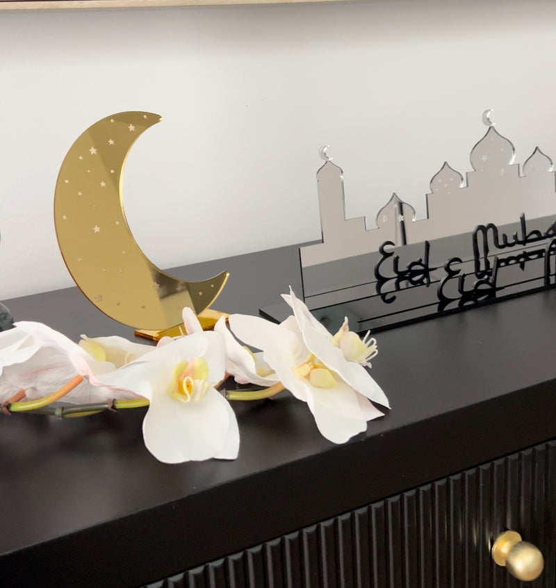 Crescent Stand - littledreamersinteriors