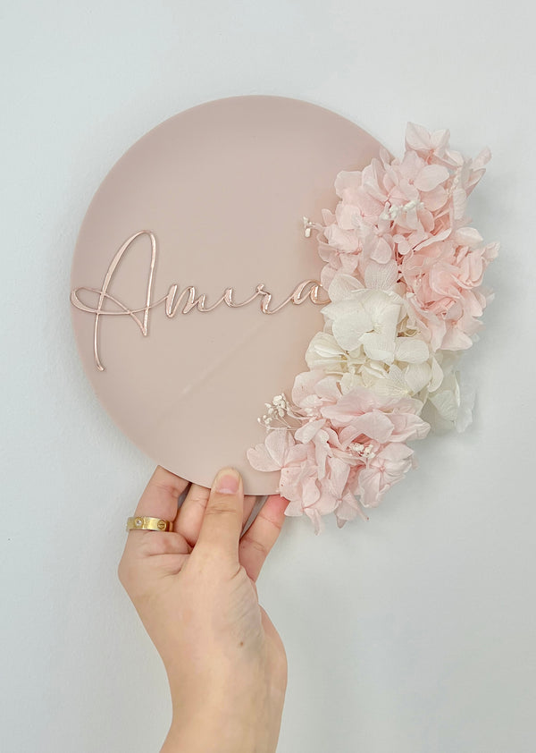 Personalised Dried Floral Name Plaque #2 - littledreamersinteriors